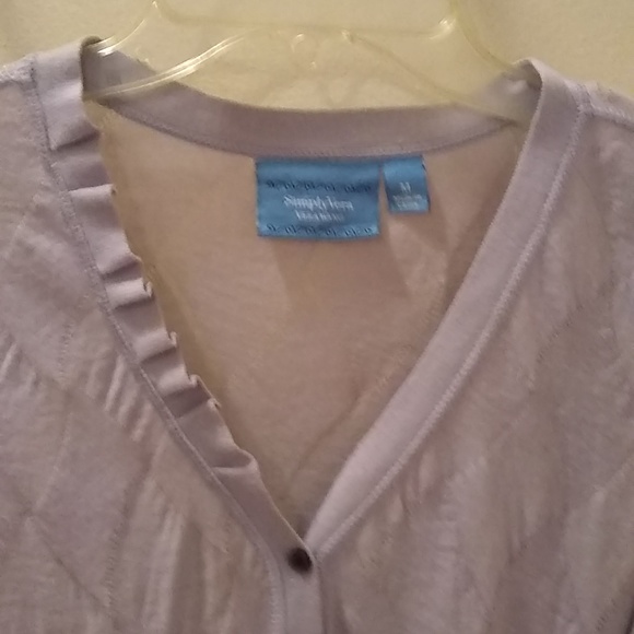 VERA WANG NEW LAVENDER BUTTON SWEATER, M, NEW WITHOUT TAGS - Picture 2 of 5